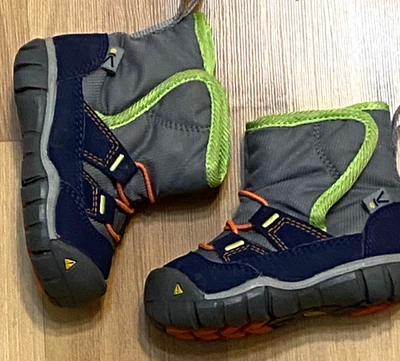 KIDS KEEN PEEK-A-BOOT WINTER SNOW BOOTS SIZE 4 - Image 1 of 4