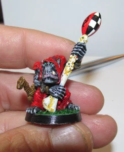 Blood Bowl Black Orc GROT GRETCHIN PLAYER W BONE STAFF BALL Metal 1994 OOP - Picture 1 of 3