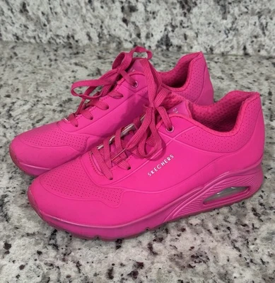 Women’s Uno Night Shades Skecher Tennis Shoe Size 10 - Image 1 of 4