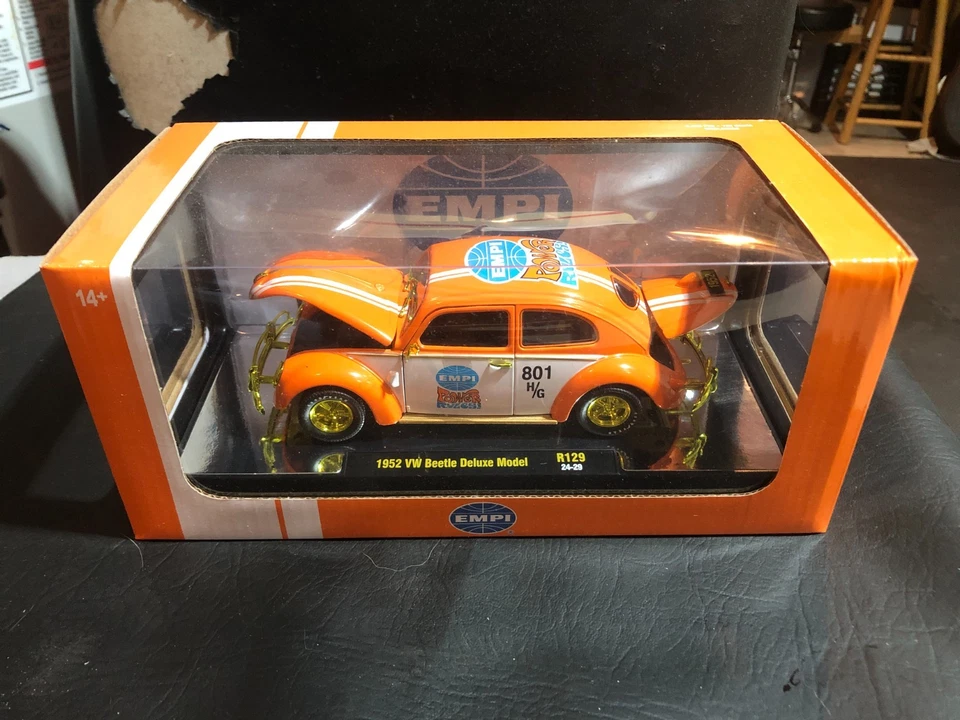 M2 Machines 1952 VW Beetle Deluxe model 1/24 Chase 1/750 - Image 1 of 1