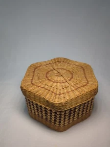 Vintage 1970's Hand Woven Octagon Sweetgrass Basket w/ Lid trinket Sewing Box - Picture 1 of 10