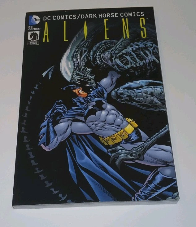 Batman Aliens Crossovers Omnibus Graphic Novel 2016 1st Print Edition RARE OOP Foto 1 de 4