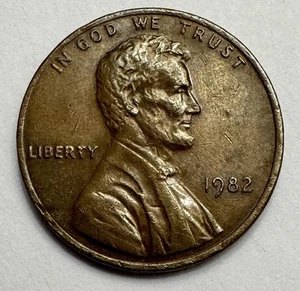 1982 Small Date Copper Lincoln Memorial One Cent Error Coin 3.0 G - Picture 1 of 10