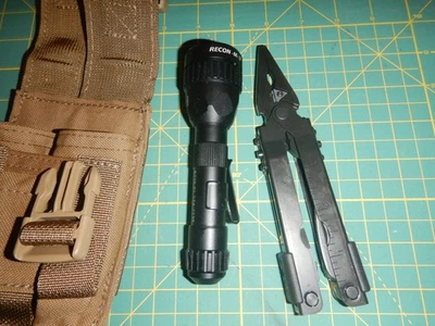 Partial Gerber Individual Deploymet Kit * Multitool & Recon MII Flashlight * NEW - Image 1 of 4