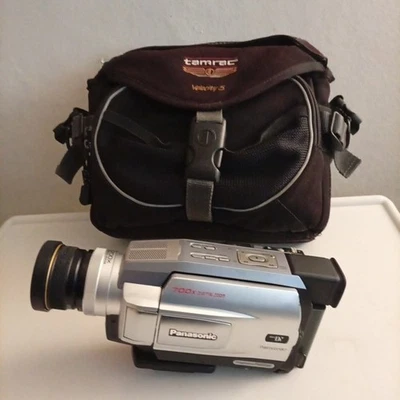 Panasonic PV-DV52D Mini DV Camcorder w/Tamrac Velocity 5 Bag UNTESTED AS IS - Image 1 of 4