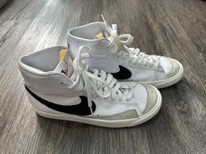 Nike Blazer 77' Women's Sneakers Size US 8 (Black/White) Used - Great Condition! - Picture 1 of 6
