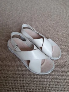 Clarks Trigenic Crossover Sandals Size 6.5 VGC - Picture 1 of 10