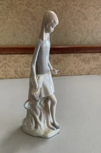 RARA FIGURA VINTAGE LLADRO NAO NIÑA CON PÁJARO Y HUEVO CESTA ¡BONITA PIEZA! - Imagen 1 de 2