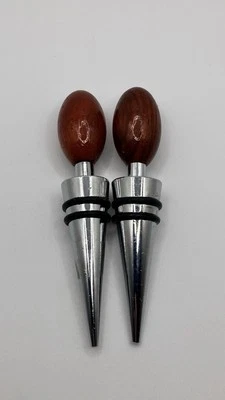 Juego de dos tapones decorativos vintage de metal y madera para botellas de vino Barcore Foto 1 de 3