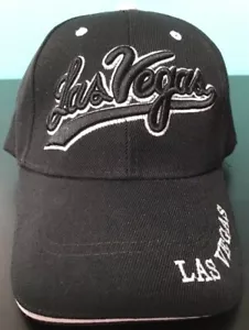 Gorra de béisbol Las Vegas blanca y negra con letras en relieve ajustable - Imagen 1 de 6