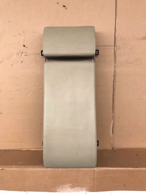 2000 2001 2002 AUDI A8 A8L QUATTRO D2 4.2L - заднее сиденье подлокотник / подголовник желтовато-коричневый - Изображение 1 из 4