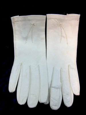 Guantes blancos de cuero para niños sobre la muñeca talla 7 ¡Nunca usados! De Italia Foto 1 de 4