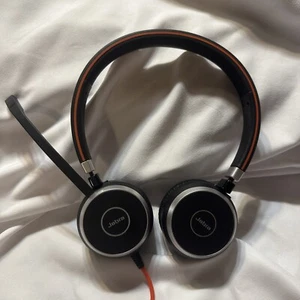 Jabra GN Evolve z funkcją wyciszenia / sterowania głośnością USB i etui - Zdjęcie 1 z 6