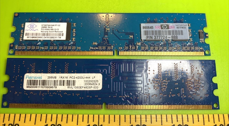 Lot of 2) HP  377724-888 Memory RAM 256Mb PC2-5300U DDR2-667MHz PC2-5300 240-Pin - Image 1 of 4