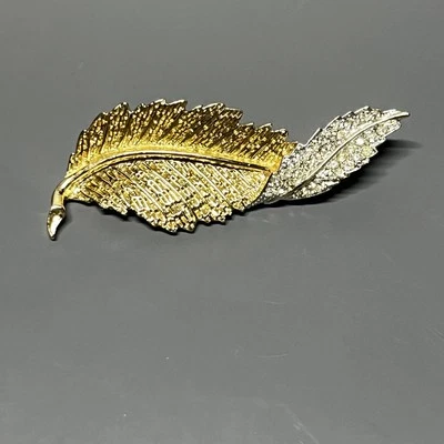 Avon Brooch Leaf Gold Tone Fall Rhinestone Crystal Costume - Image 1 of 4