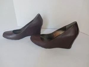 KENNETH COLE REACTION Women's Leather Brown Wedge Heel Slip-on Shoes Size 10M - Picture 1 of 7