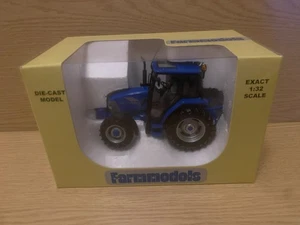 Universal Hobbies 1/32 Scale McCormick CX105 Model Tractor Blue 2391 Mc Cormick - Picture 1 of 6