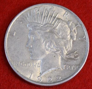 1922-P Peace Dollar 90% Silver Coin Circulated PE325 - Picture 1 of 2