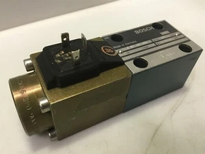 Bosch Hydraulic Valve Assembly 0 811 402 034 w/ Solenoid 0831 006 045 9VDC 2.45A - Picture 1 of 4