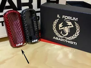 ABARTH 124 Cover Chiave Carbonio Carbon exclusive 100% AEROGRAFATA A MANO ROSSO - Imagen 1 de 5