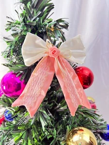 Vintage Satin Lace Valentine Ornaments Pink White NOS boxed Set - Picture 1 of 9