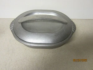 VINTAGE WILTON RWP OVAL COVERED CASSEROLE DUTCH OVEN WITH LID - Picture 1 of 10
