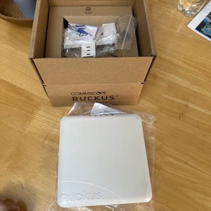 2x Ruckus ZoneFlex R500 Indoor PoE 802.11ac 2x2:2 Wi-Fi Wireless Access Point - Picture 1 of 8
