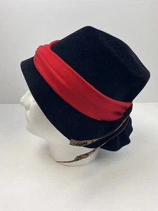 Sombrero de Fedora de Colección La Belle Italia para Mujer Fieltro Negro con Borde Rojo en Bambergos - Imagen 1 de 9