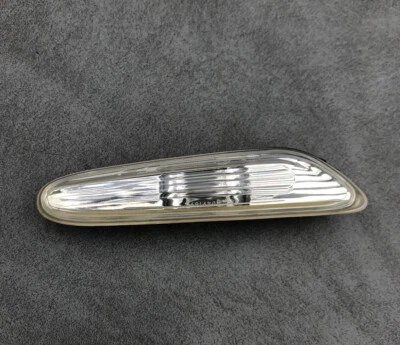 Luz de guardabarros lateral izquierdo BMW E60-61 525I 530I 2004-10. Foto 1 de 3