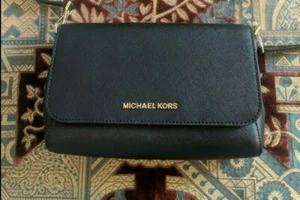 $278 Michael Kors Jet Set MD Convertible Pouchette Crossbody Purse Bag Black - Picture 1 of 4