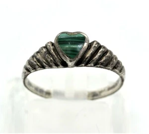 925 STERLING MALACHITE HEART RING, vintage, 6.5, 1.8 grams - Picture 1 of 5