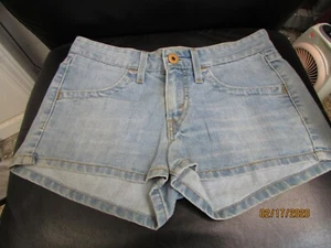 levi's jean shorts size 3 distressed light wash short shorts - Picture 1 of 10