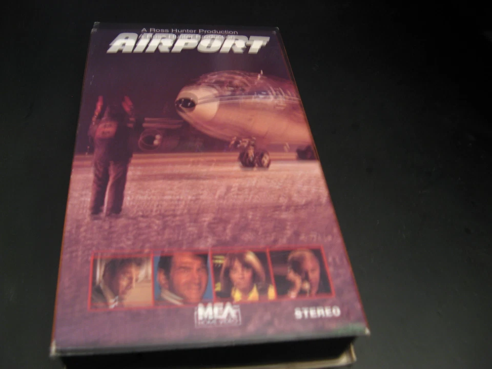 VHS-Airport-Burt Lancaster-Dean Martin-George Kennedy ++++++++ - Image 1 of 1