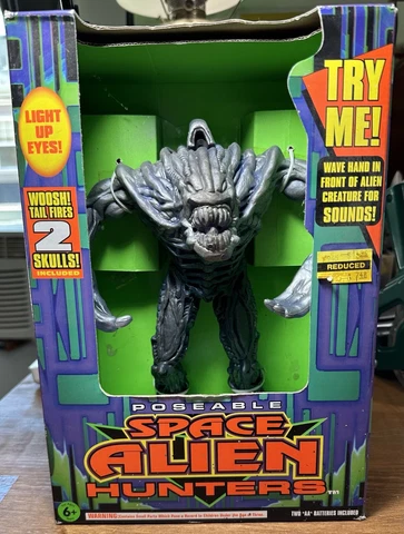 Vintage 1994 Trendmasters Poseable Space Alien Hunters 12" Action Figure NIB NEW Cover