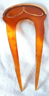 Винтажный искусственный черепаховый панцирь и золотой гребень для волос. Ca. 1900 - Изображение 1 из 4