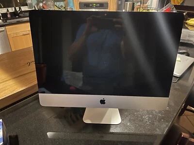 iMac 21.5 Late 2013 Quad Core i5 2.7GHz 8GB 1600MHz RAM 1TB HDD, MacOS - Image 1 of 4