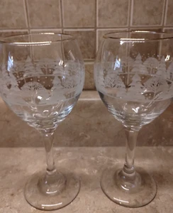 Vintage Winter Wonderland Wine Glasses with Gold Rim Libby's Frosty Snow Goblets - Picture 1 of 6