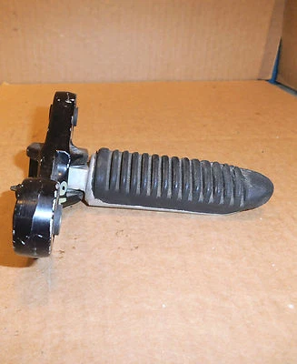 铃木 GSX600 KATANA 右侧 FOOTREST PEG BRACKET 1996 43510-19C01 jh — 第 1/4 张图片