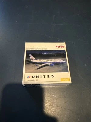Herpa 1:400 United Express Embraer E170 N644RW with Box No. 562584 Merger Livery - Image 1 of 4