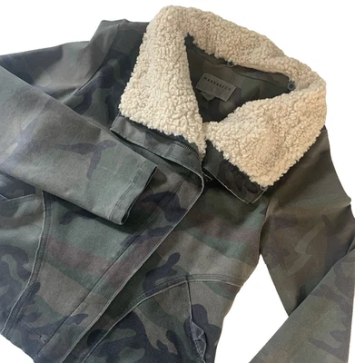 Jaqueta de Moto Anthropologie Marrakech Verde Camuflagem Removível Gola Sherpa Tamanho M - Imagem 1 de 4