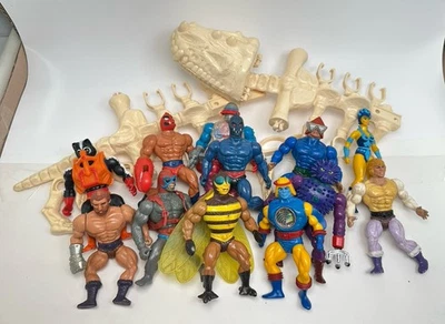Vintage MOTU Masters Of The Universe 12 Figures & Battle Bones Carrier Lot 1984 - Image 1 of 4