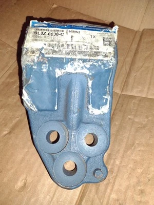 Insollador de montaje de motor original Ford BL3Z-6038C se adapta a los modelos F150 Lincoln MarkLT Foto 1 de 4