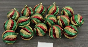 Juego de 16 adornos a rayas/remolinos rojos dorados verdes brillantes IMPROMPIBLES - Imagen 1 de 14