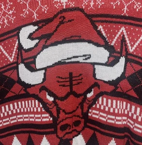 NBA Chicago Bulls Feo Navidad Suéter Negro Rojo - Hombre Pequeño - Imagen 1 de 4