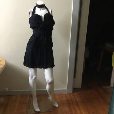 Disfraz Vestido Nacional de Seda, Entrega Gratuita, US2 AU/UK6 (38 Italia) Nuevo con Etiquetas Precio de venta sugerido por el fabricante $2000+ Foto 1 de 4