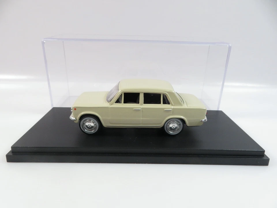 1:43 Norev Fiat 124 Special creme Rare #A3018 - Bild 1 von 4