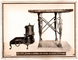 Pompeji.Italien.Italia.Neapel.Neapel."Tafel und Feuerschale mit Zweigen" Photo Albuminée - Bild 1 von 2