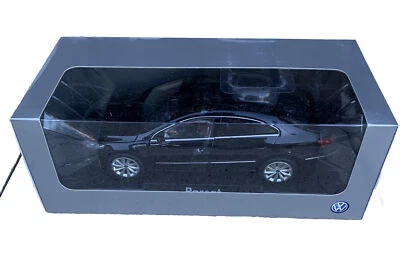 Volkswagen Passat CC - scala 1/18 - modellino auto VW Norev - Immagine 1 di 4
