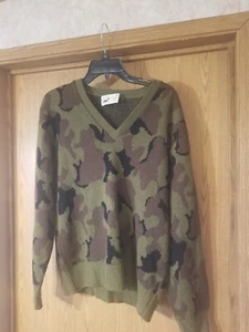 Vintage Winona Knits Wool Sweater. Camouflage. Medium. Archery Hunting. B7 - Picture 1 of 4