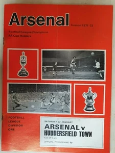 1971/72  ARSENAL v HUDDERSFIELD TOWN - 22nd JANUARY - Picture 1 of 2